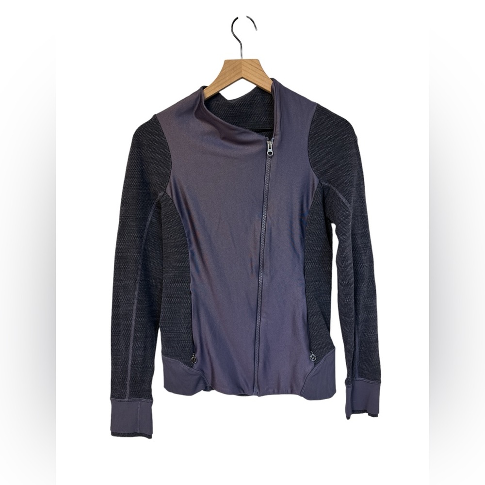 Lululemon Emerge renewed jacket night size 8 Purple EUC